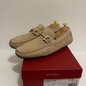 Salvatore Ferragamo Parigi 20 Suede Gancini Loafers 10.5 EE Mezcal Tea Box & Bag